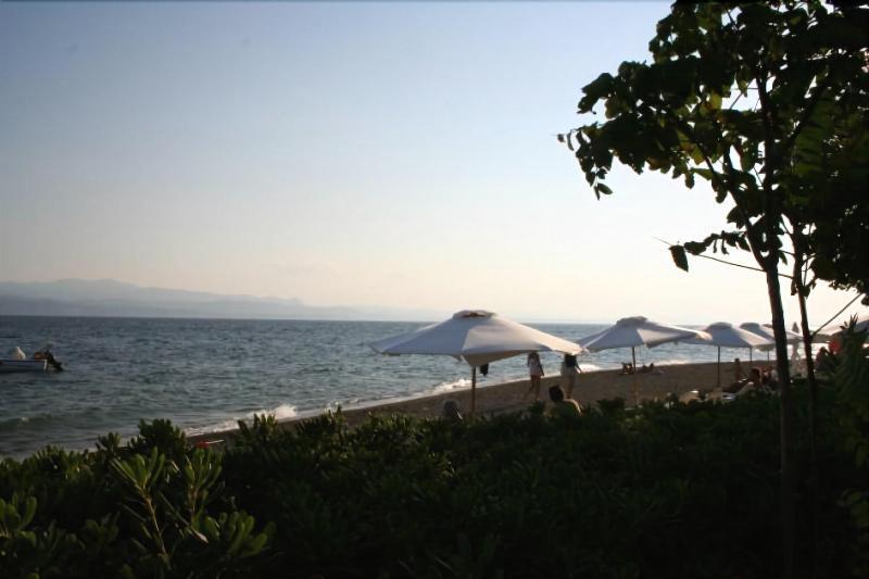 Posidonia Pension Amarynthos Eksteriør bilde