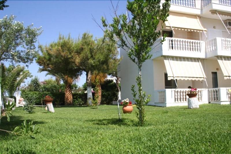 Posidonia Pension Amarynthos Eksteriør bilde