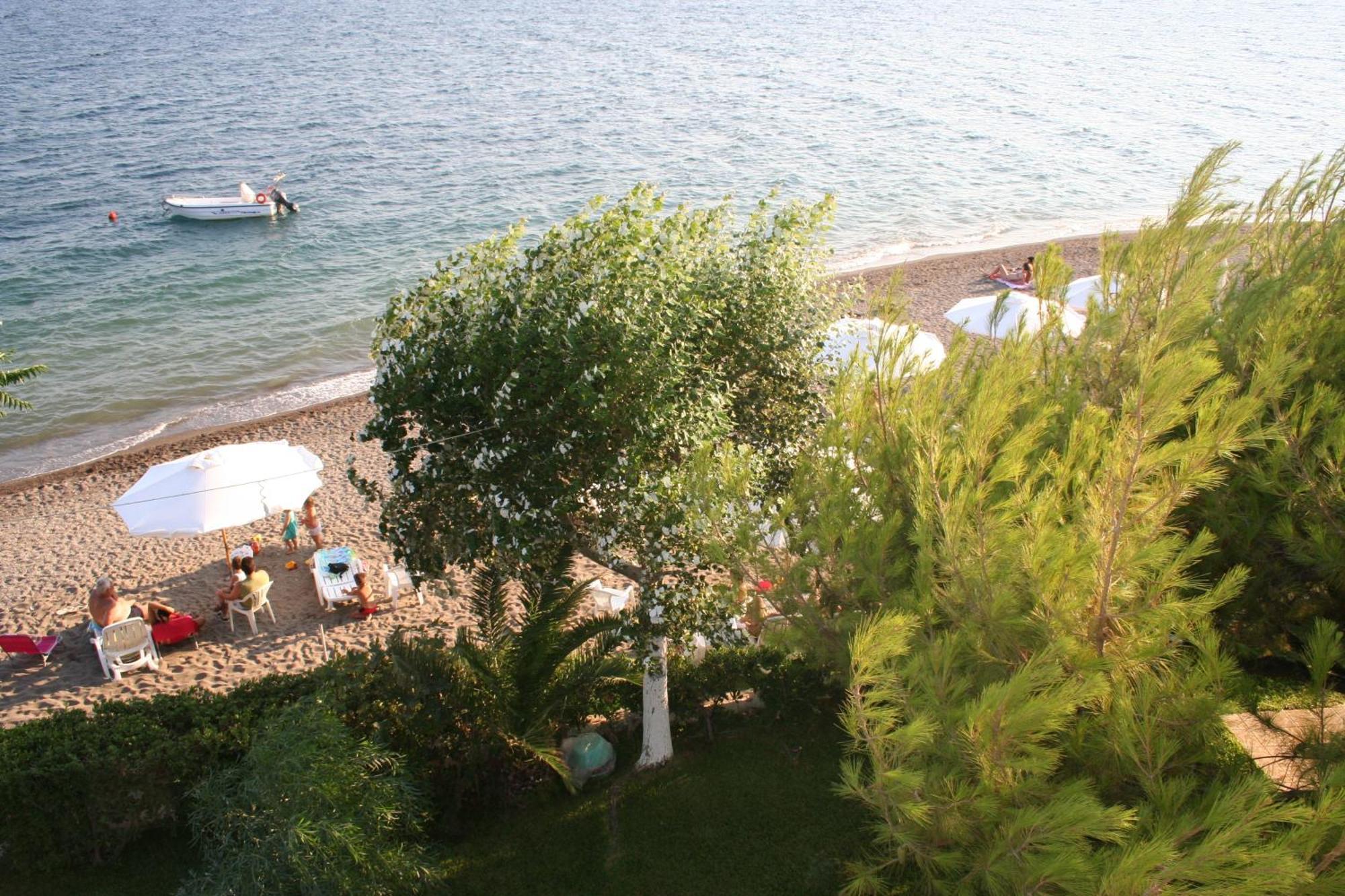 Posidonia Pension Amarynthos Eksteriør bilde